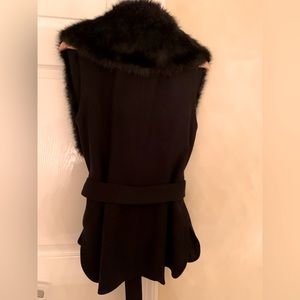 Beautiful faux fur collar vest w/removable belt.